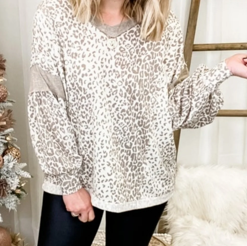 Leopard Top - Picture 2 of 3